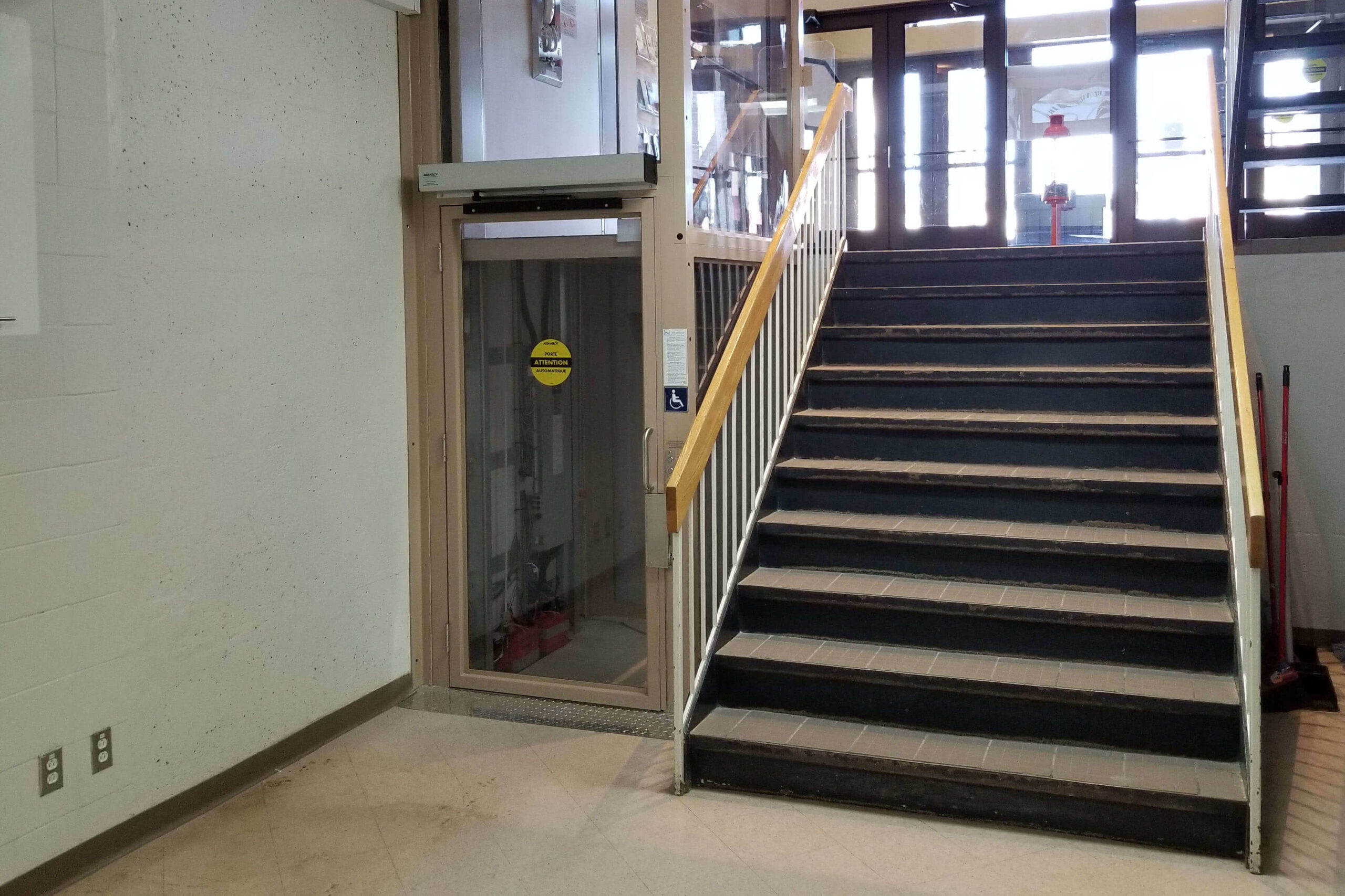 Lire la suite à propos de l’article Les types d’ascenseurs adaptés aux personnes en fauteuil roulant