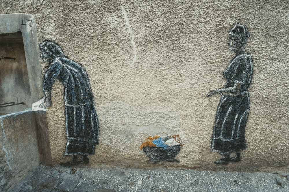 You are currently viewing Découvrez l’univers mystérieux et fascinant de Banksy : un article incontournable sur Lampservices